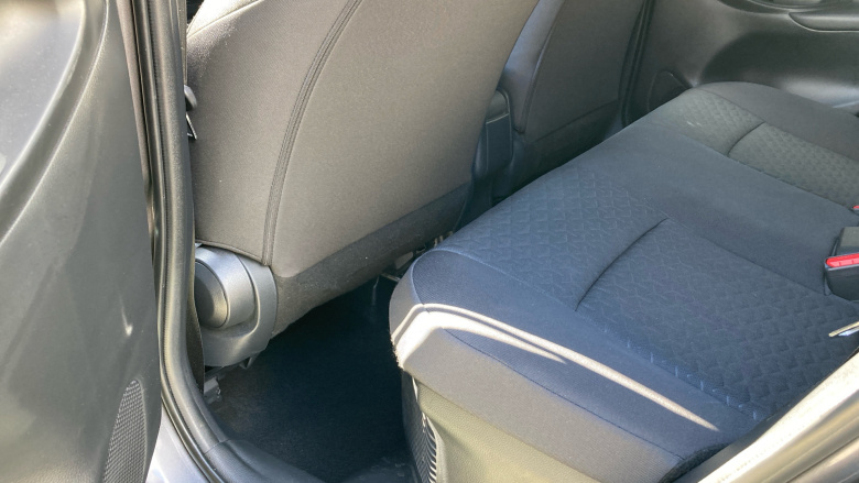 Toyota Yaris Cross 1.5 Hybrid Design 5dr CVT Hybrid Estate